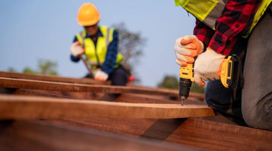 Professional gutter cleaning in Colcord, OK